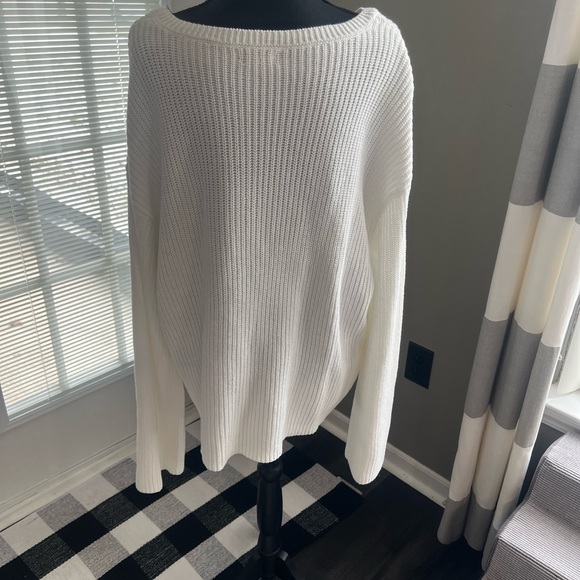 Salty Sweater with Pink Embroidery - Picture 3 of 5